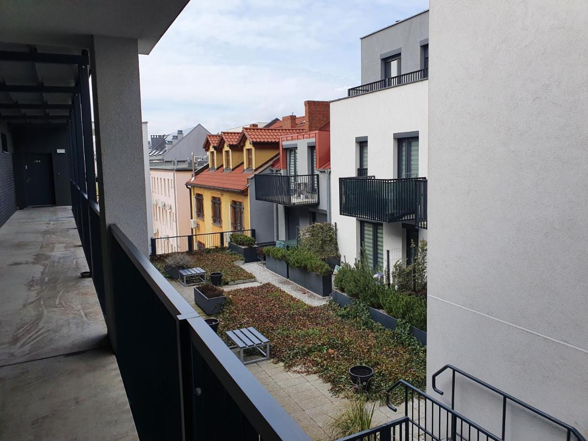 Skarbowa & Parking Apartment